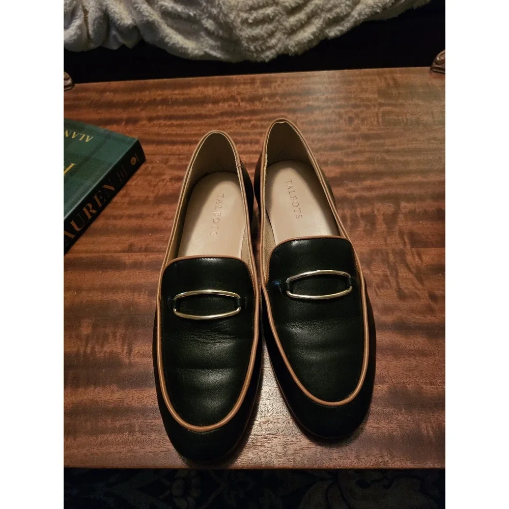 Ladies Talbots Loafers, Black With Brown Trim And Gold Accessory. Size 8.5